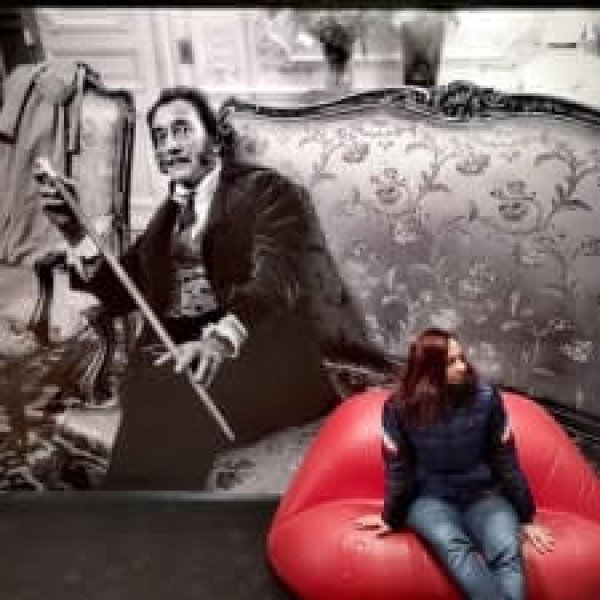 sitting_dali.jpg
